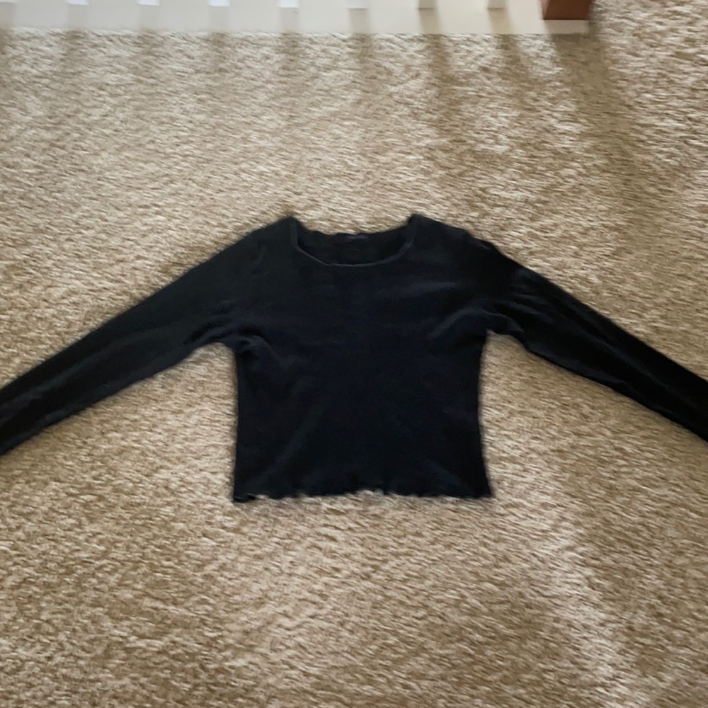 long sleeve lettuce trim black shirt